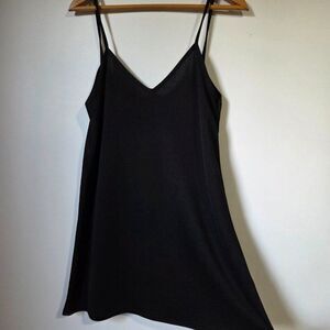 EUC PRETTY LITTLE THING BLACK DOUBLE V NECK TANK SHORT DRESS SIZE 8 / WOMENS SM